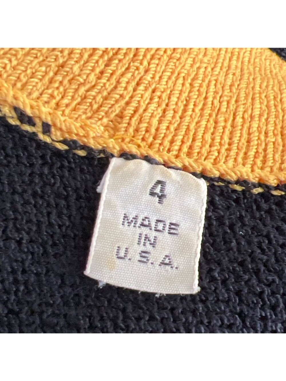 ST. JOHN by MARIE GRAY Skirt Suit 2pc Santana Knit Black & Gold Sz 4 EUC - Picture 7 of 7
